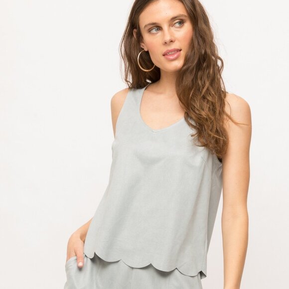 MYSTREE Scallop Hem Tank Top, Light Grey Faux Suede Sleeveless Blouse - Picture 2 of 8